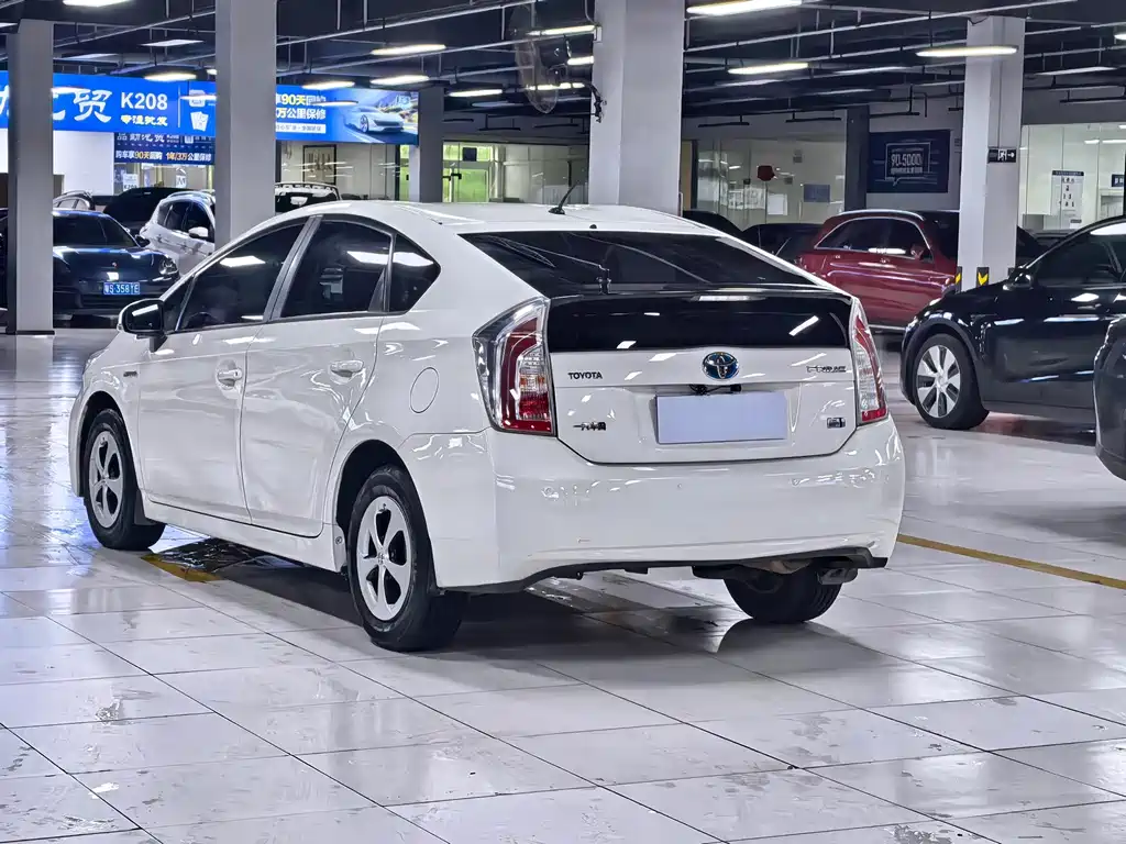 Toyota Prius 2012 — фото 14
