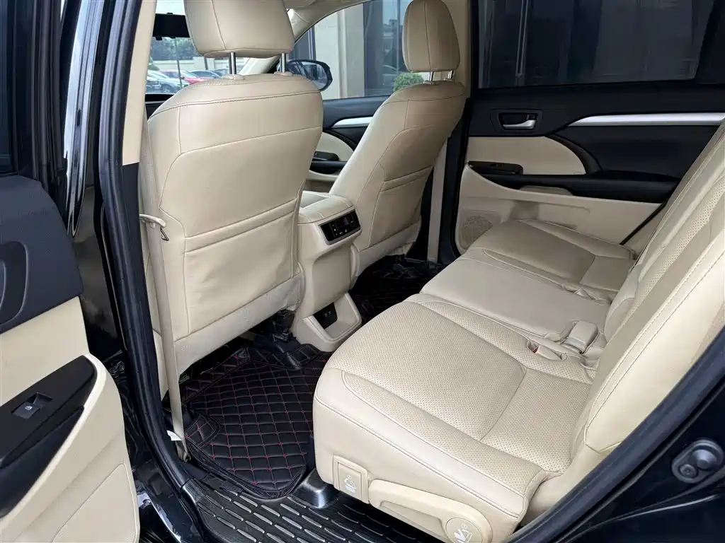 Toyota Highlander 2020 — фото 21