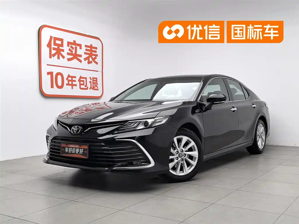Toyota Camry 2023 — фото 1