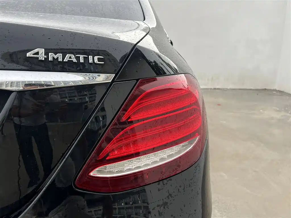 Mercedes-Benz E-Class 2019 — фото 16