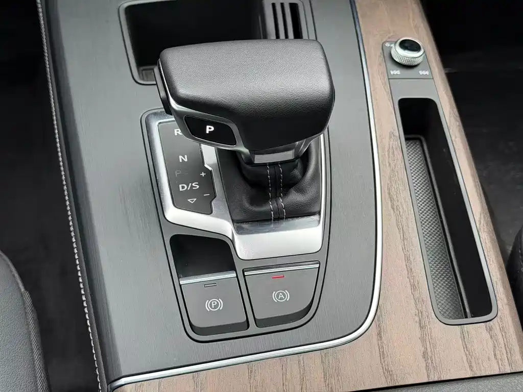 Audi Q5L 2022 — фото 10