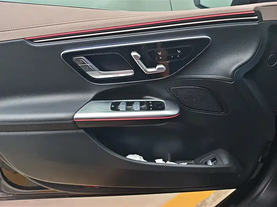 Mercedes-Benz EQE 2025