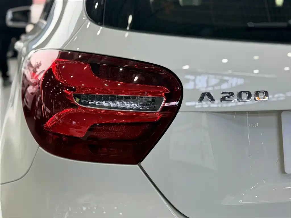 Mercedes-Benz A-Class 2018 — фото 10