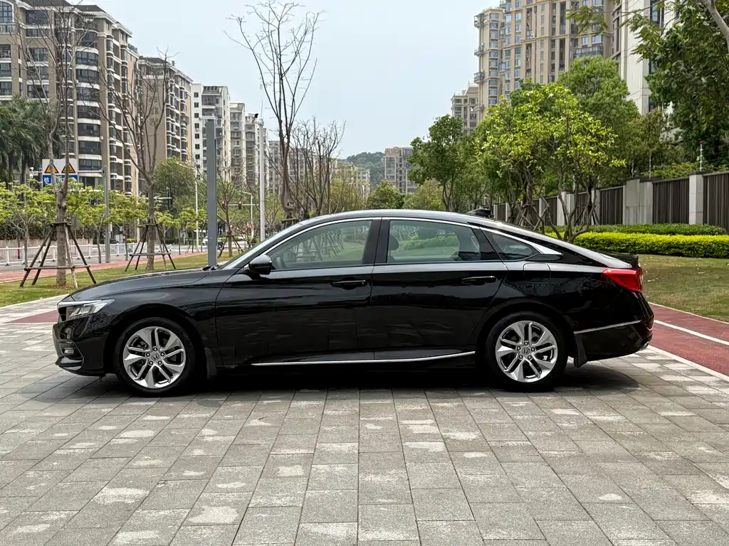 Honda Accord 2019 — фото 7