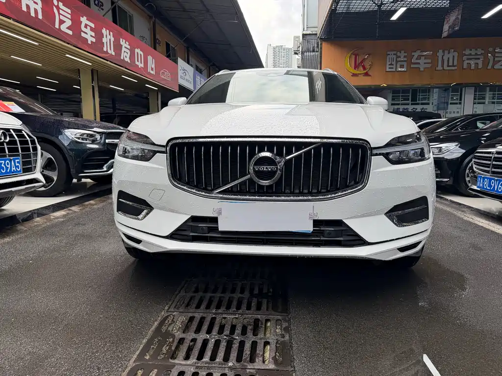 Volvo XC60 2021 — фото 2