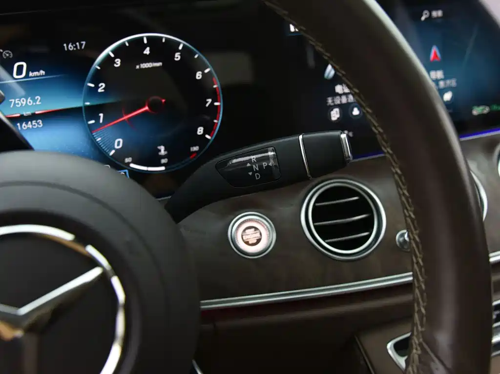 Mercedes-Benz E-Class 2022 — фото 10