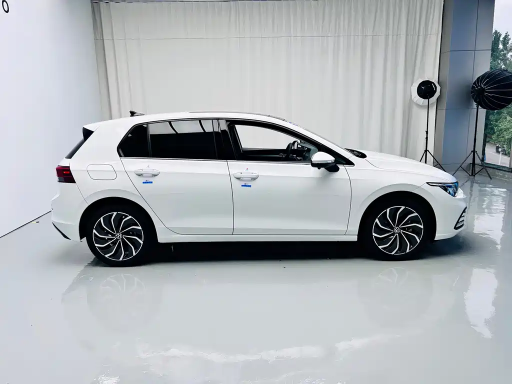 Volkswagen Golf 2023
