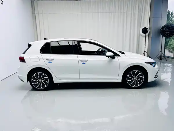 Volkswagen Golf 2023