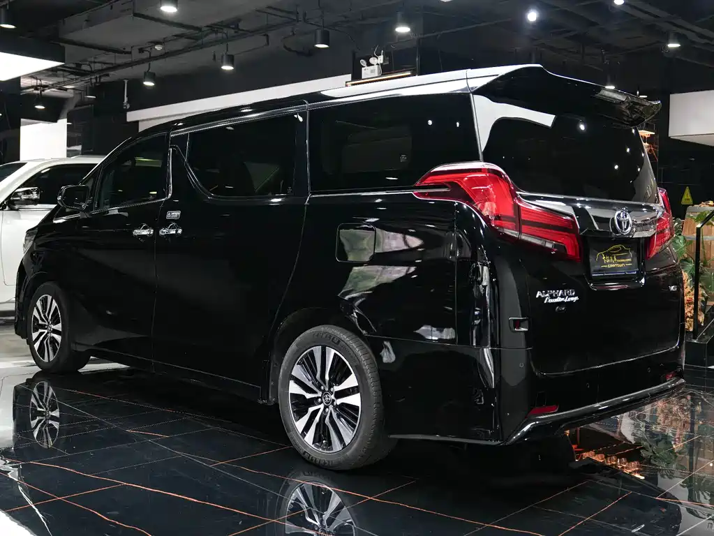 Toyota Alphard 2019 — фото 32