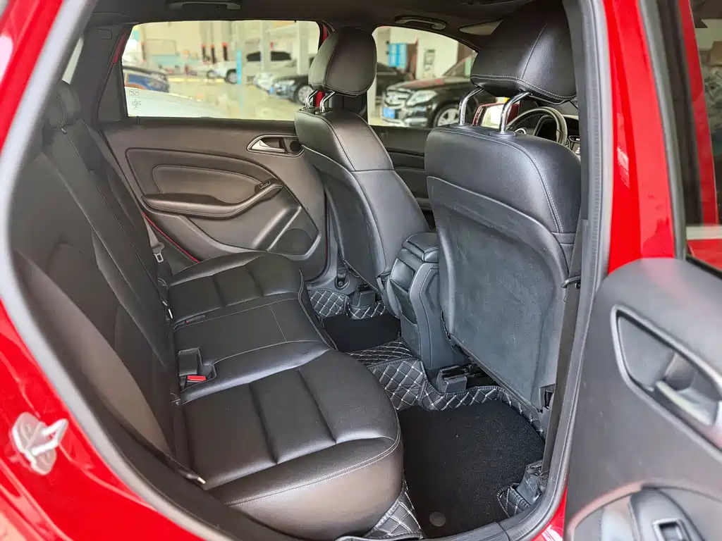 Mercedes-Benz B-Class 2018 — фото 13