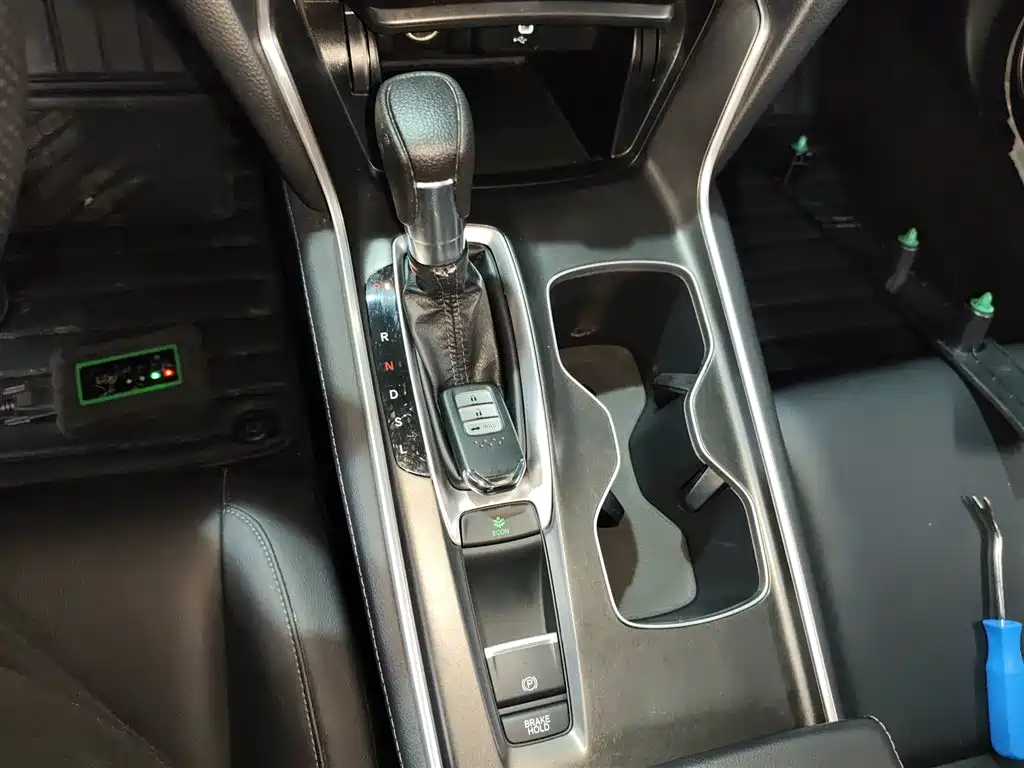 Honda Accord 2021 — фото 10