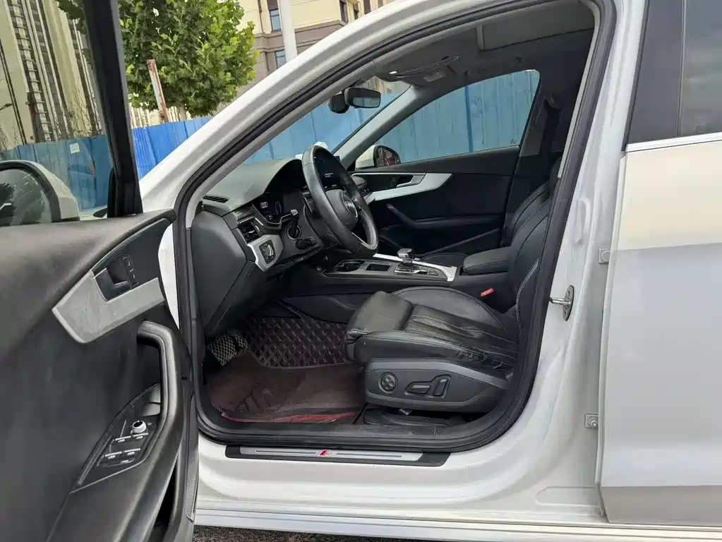 Audi A4L 2020