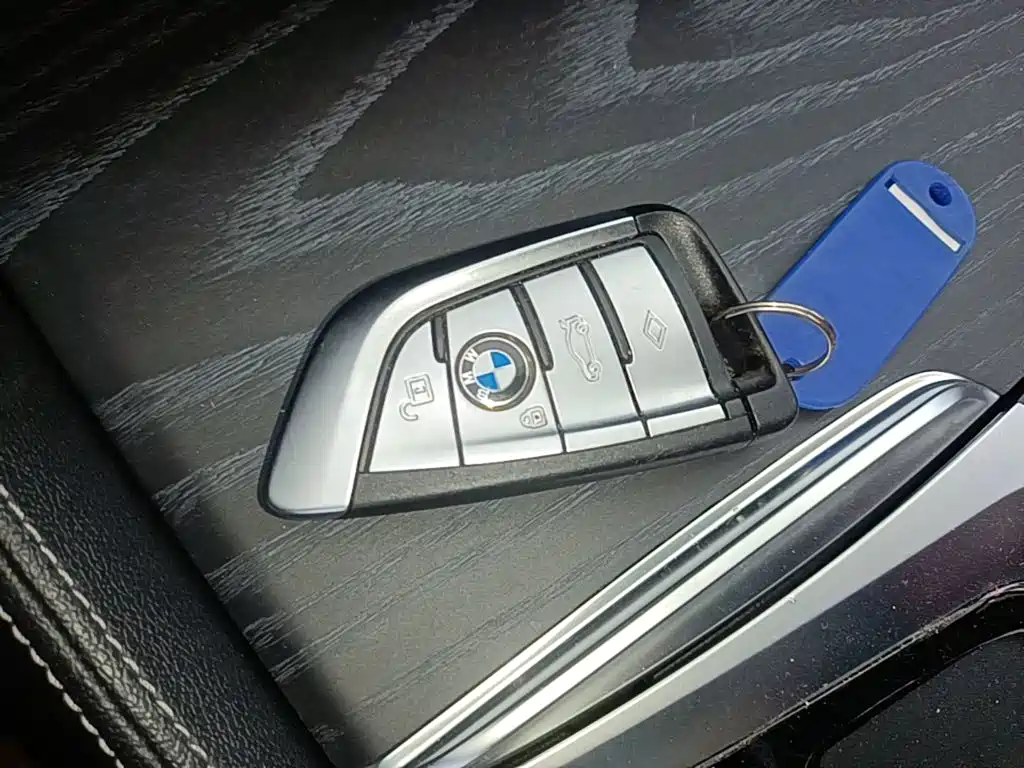 BMW 5 Series 2022 — фото 9