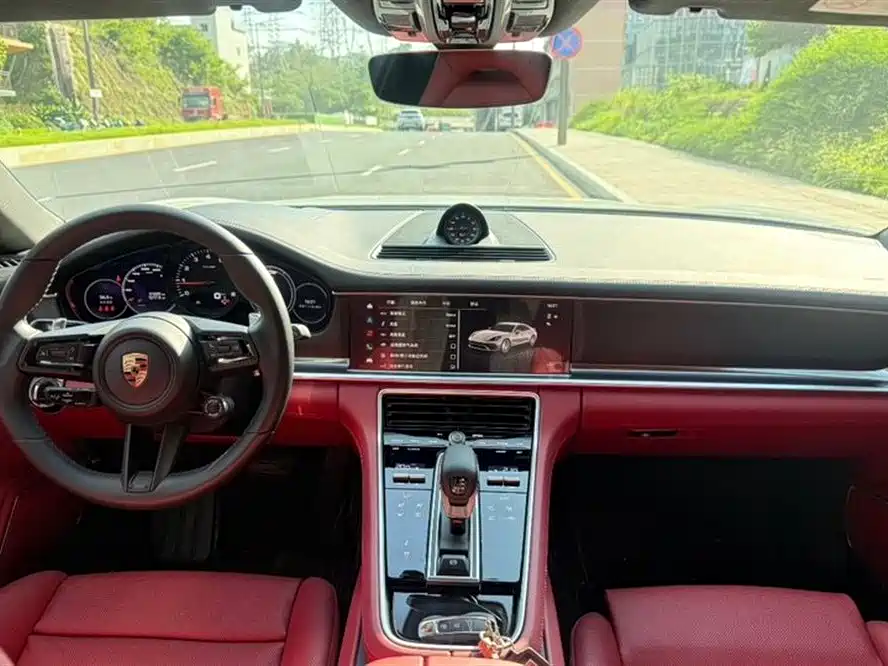 Porsche Panamera 2023