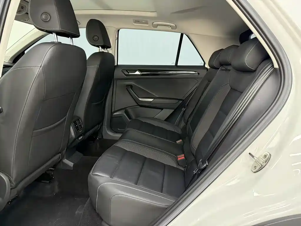 Volkswagen T-Roc 2022 — фото 18