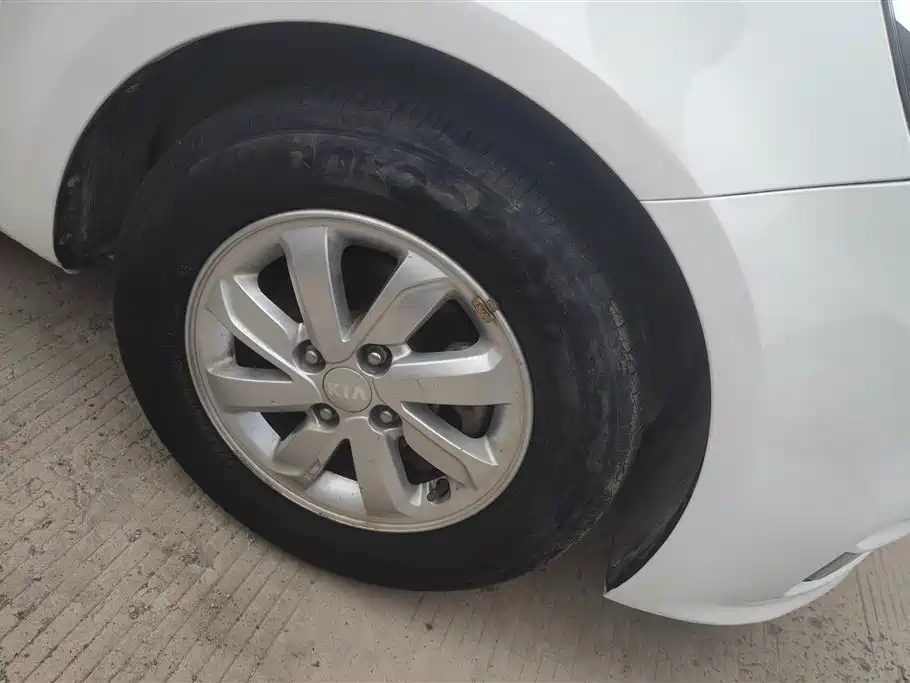 Kia K2 2015