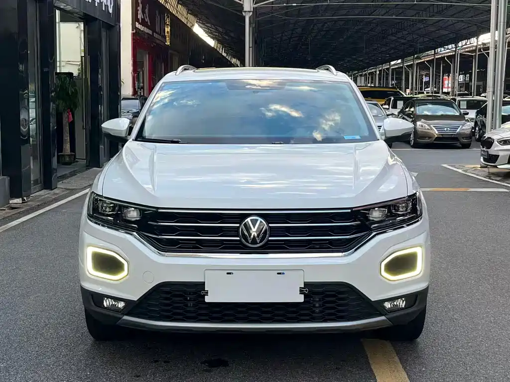 Volkswagen T-Roc 2022 — фото 1