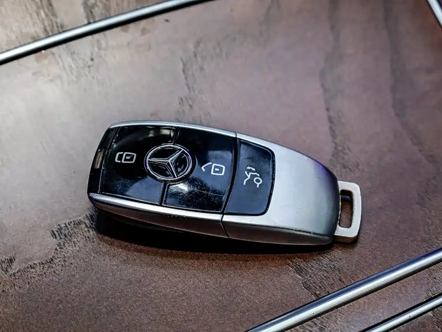 Mercedes-Benz E-Class 2022 — фото 18