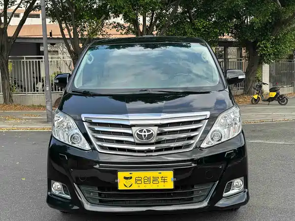 Toyota Alphard 2012