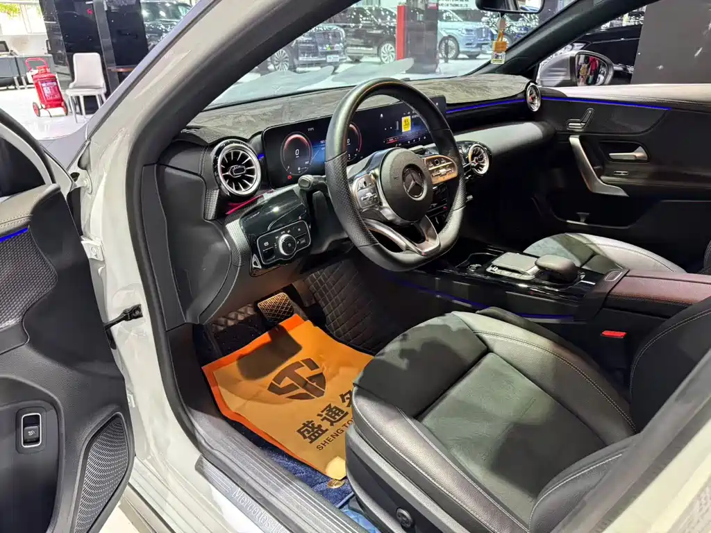 Mercedes-Benz A-Class 2023 — фото 10
