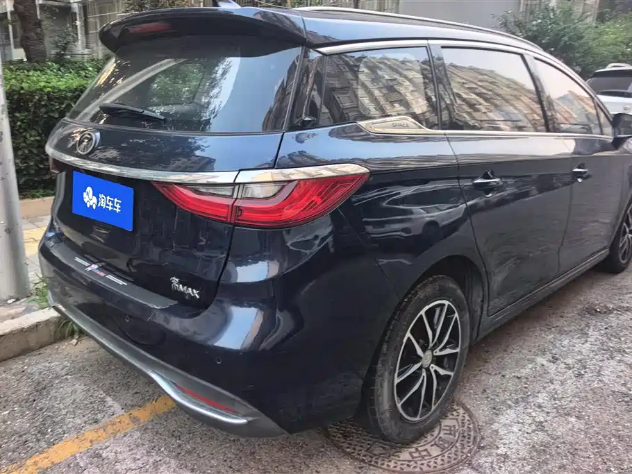 BYD MAX 2018