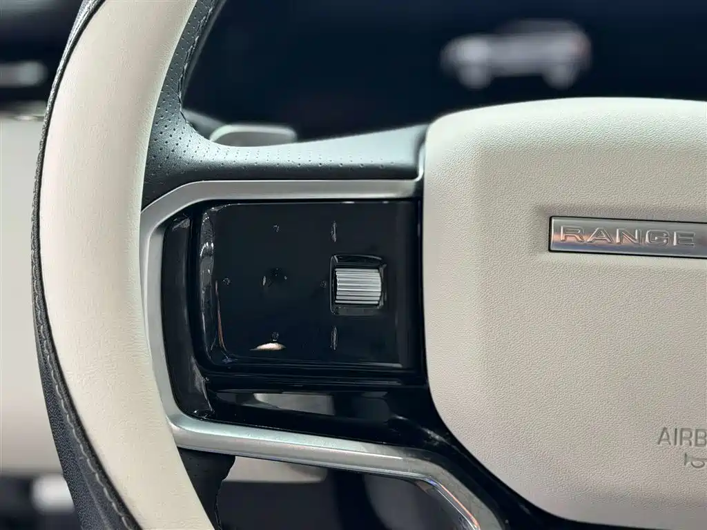 Land Rover Range Rover Evoque 2021 — фото 18