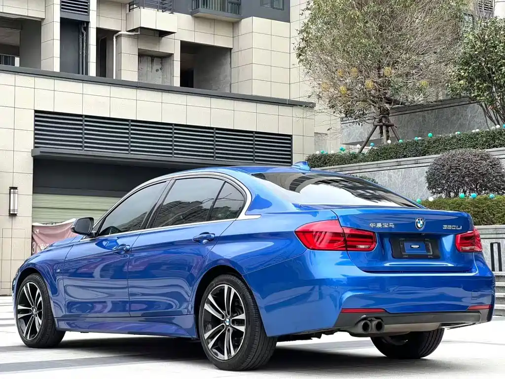 BMW 3 Series 2019 — фото 6