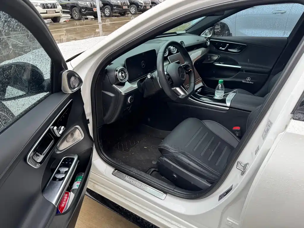 Mercedes-Benz C-Class 2023