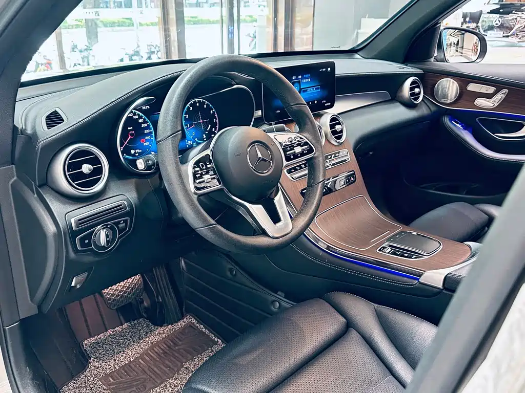 Mercedes-Benz GLC 2021 — фото 20