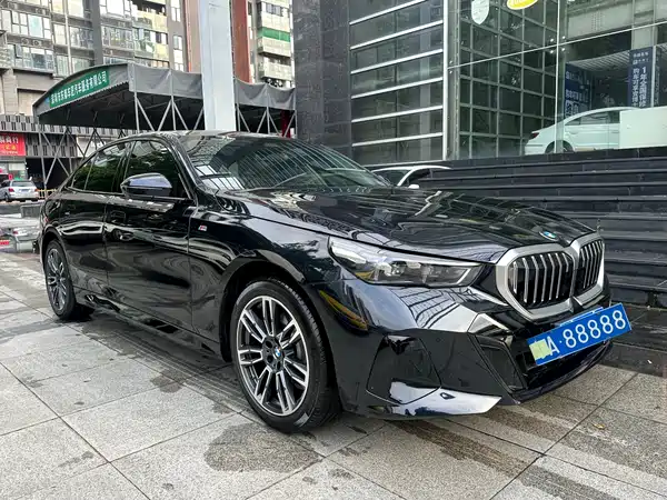 BMW 5 Series 2025