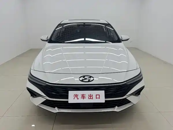 Hyundai Elantra 2024