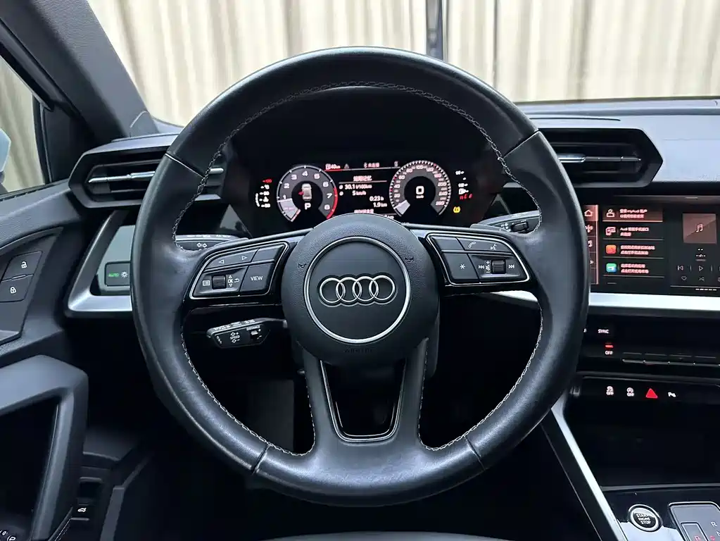 Audi A3 2023 — фото 17
