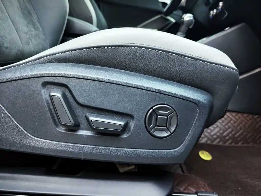 Audi Q3 2022 — фото 16