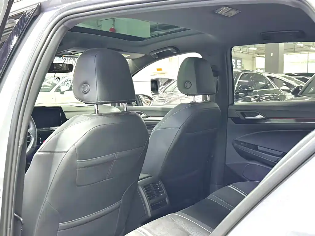 Volkswagen Golf 2023