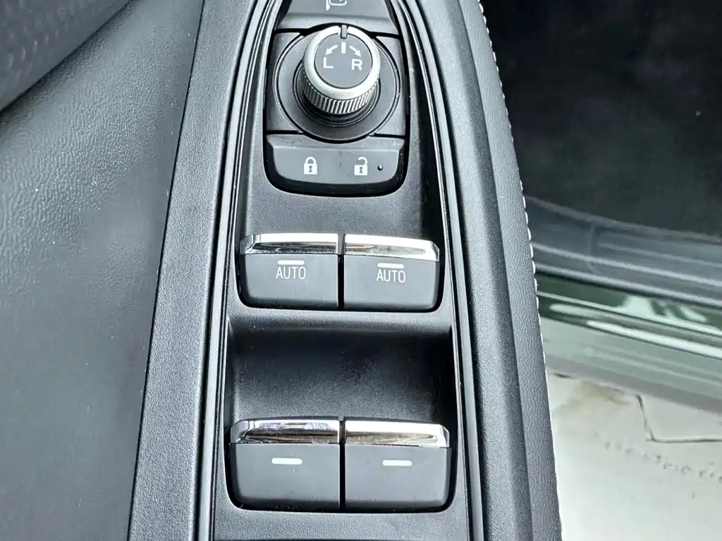 Subaru Forester 2022 — фото 17