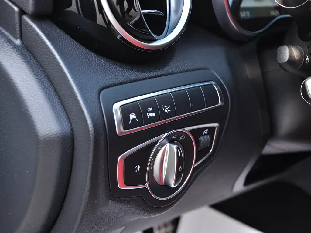 Mercedes-Benz C-Class AMG 2018 — фото 12
