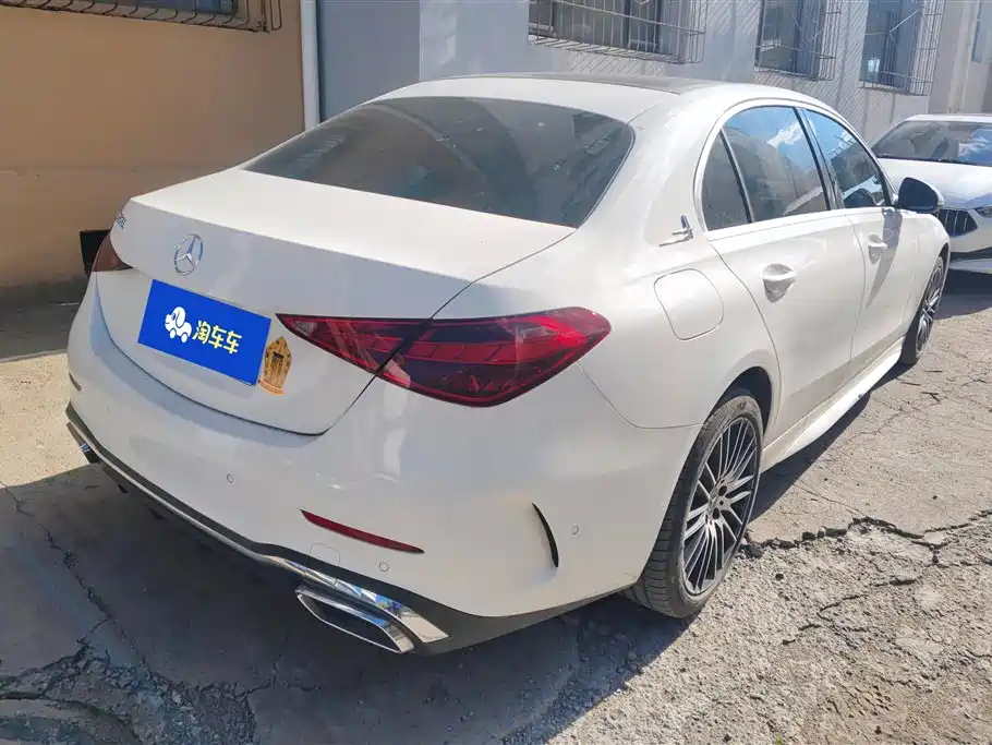 Mercedes-Benz C-Class 2024