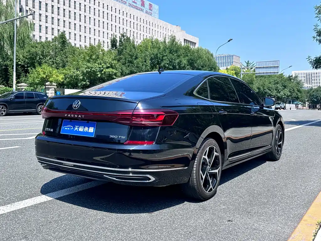 Volkswagen Passat 2025