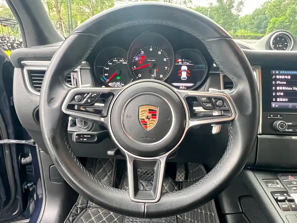 Porsche Macan 2017 — фото 13