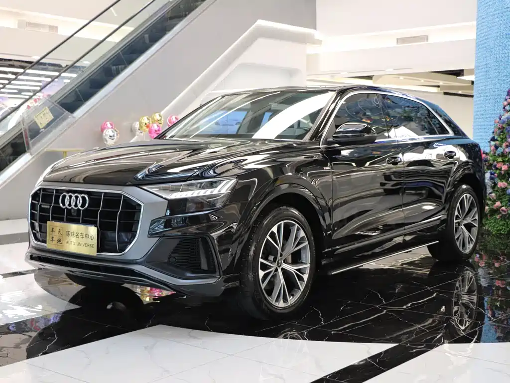 Audi Q8 2022 — фото 1