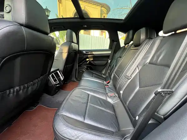 Porsche Cayenne 2012