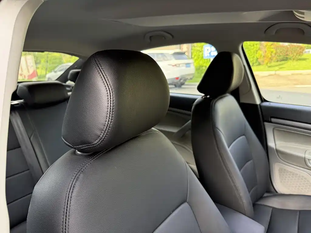 Skoda Octavia 2013 — фото 13