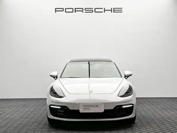 Porsche Panamera 2023