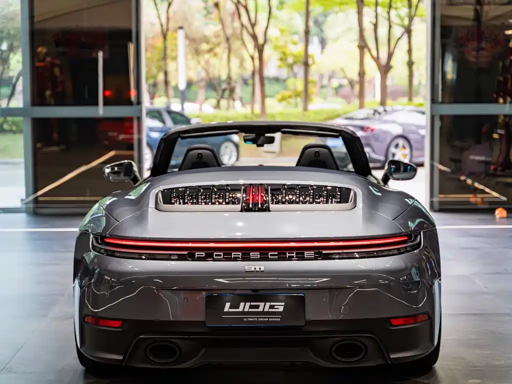 Porsche 911 2025 — фото 13
