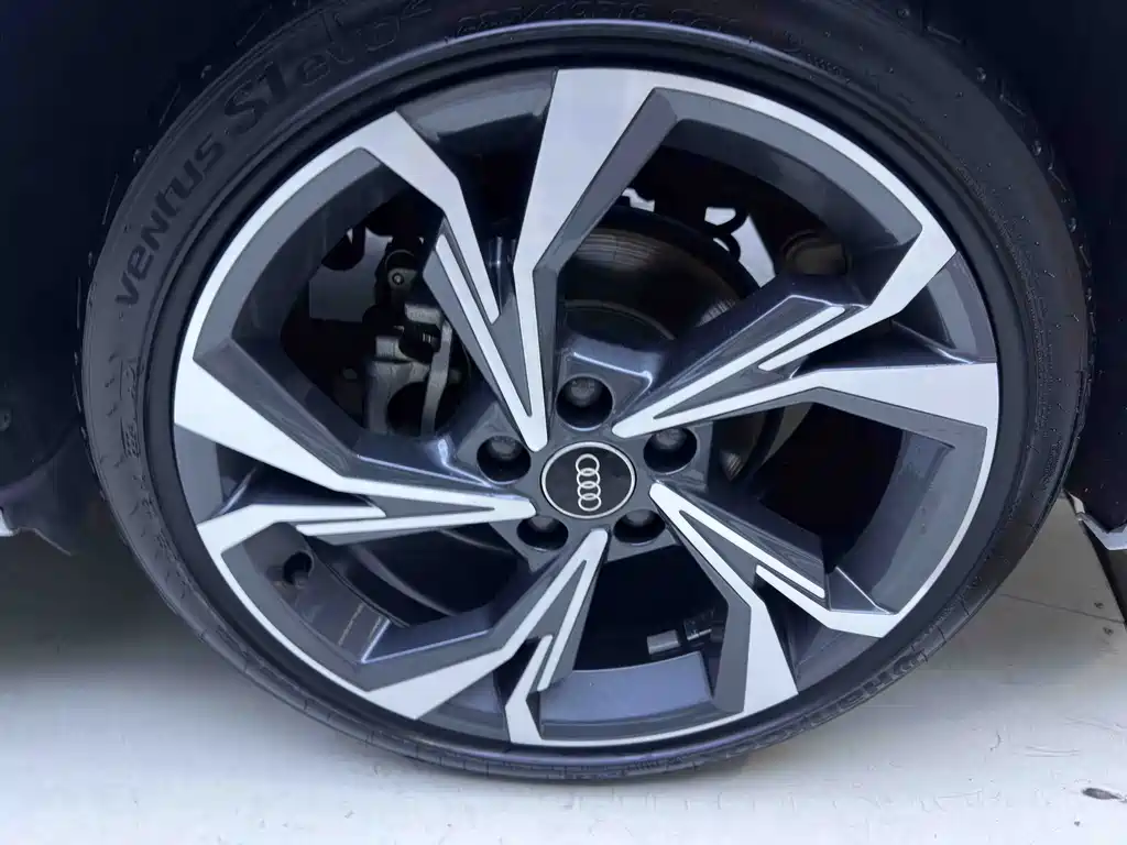 Audi A3 2023 — фото 19