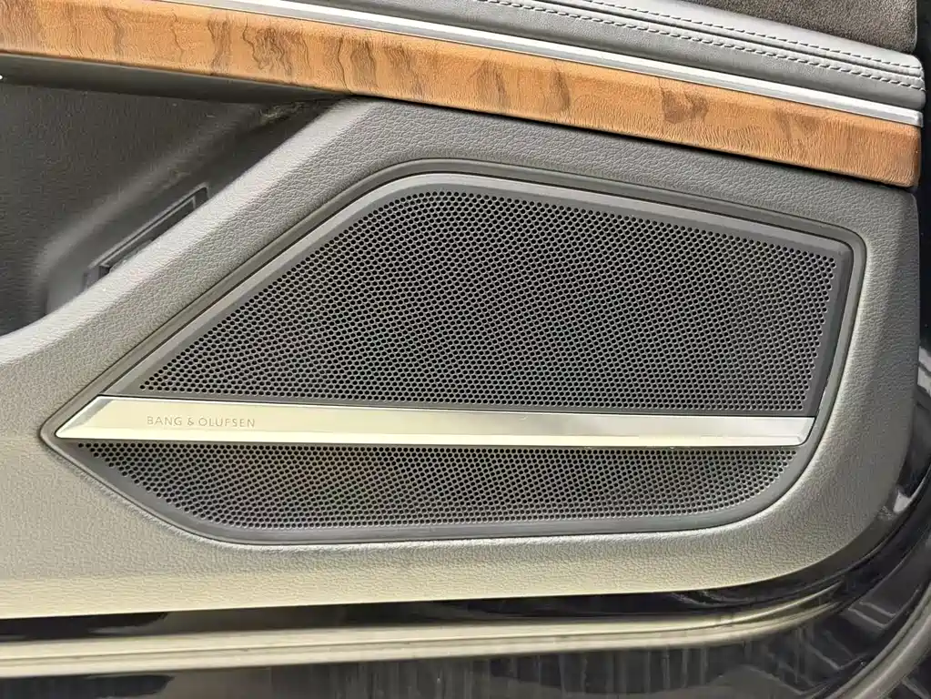 Audi A8 2021 — фото 21