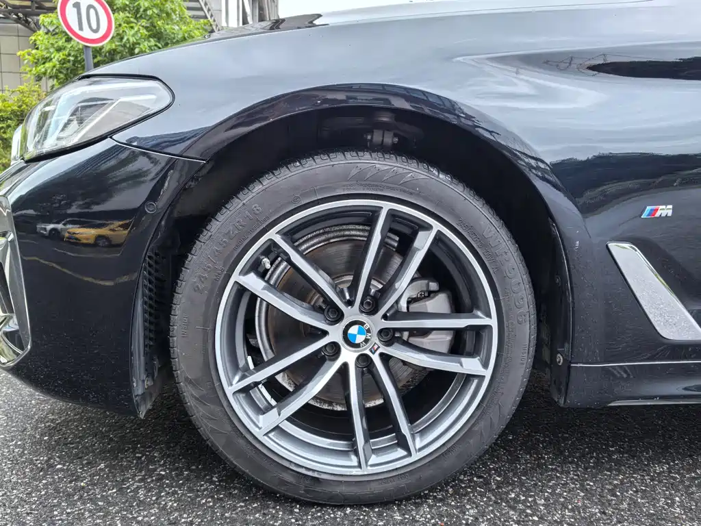 BMW 5 Series 2021