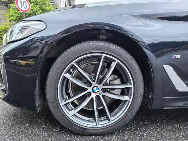 BMW 5 Series 2021