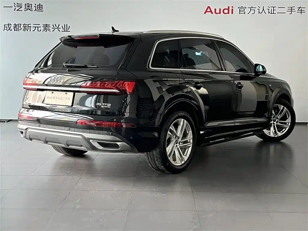 Audi Q7 2023 — фото 4