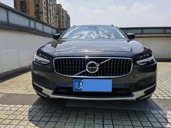 Volvo V90 2023